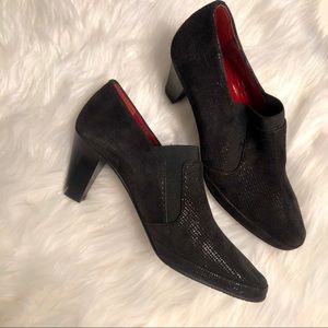Amalfi by Rangoni Black Ankle Booties